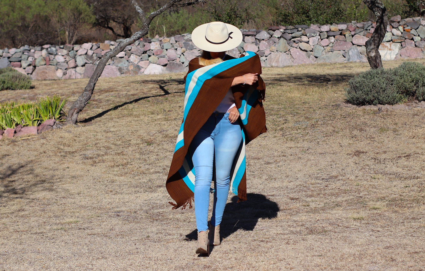 Poncho "Ayacucho" Telar Criollo