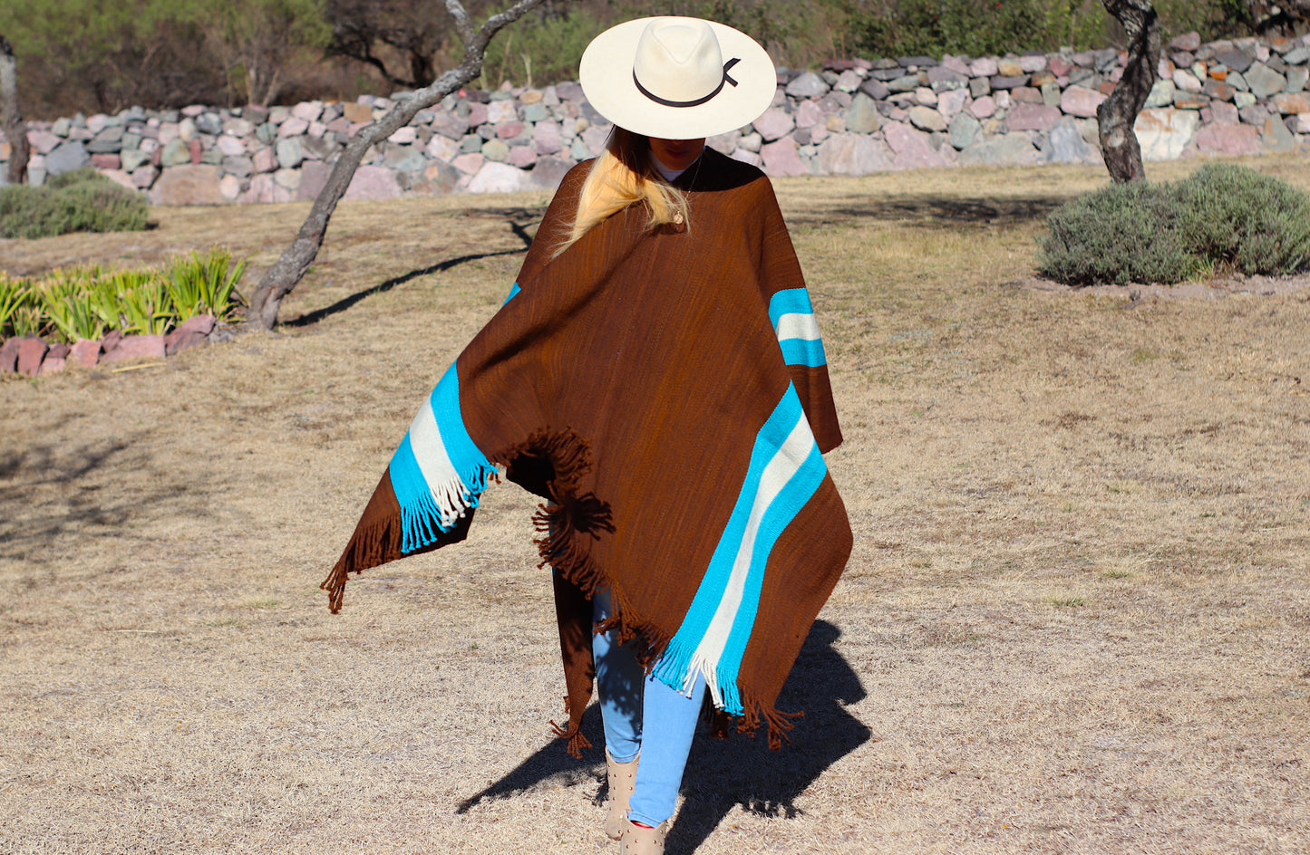 Poncho "Ayacucho" Telar Criollo