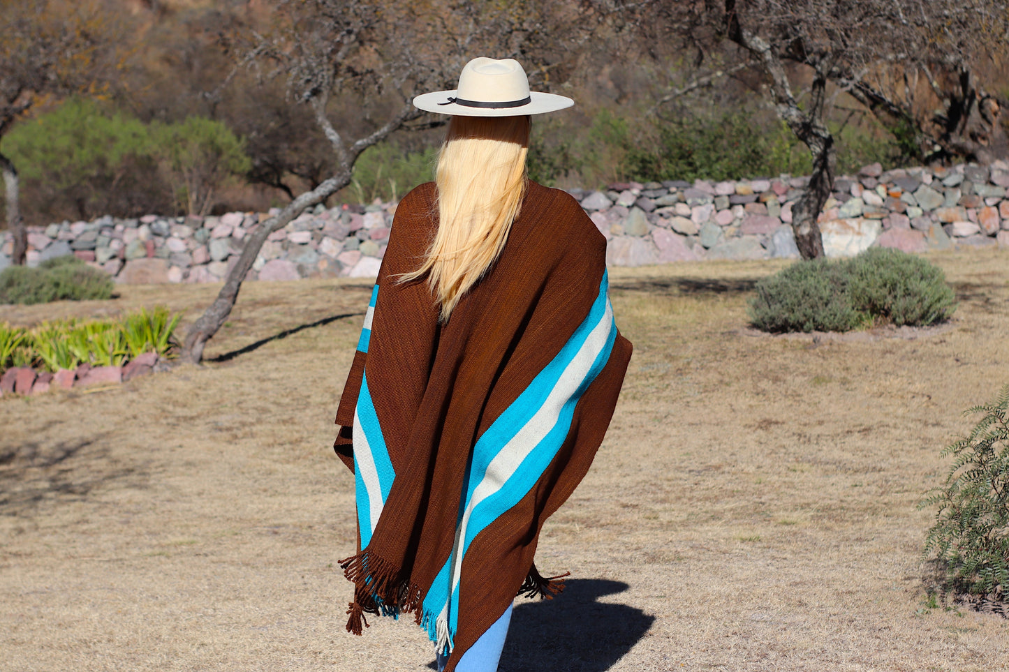 Poncho "Ayacucho" Telar Criollo