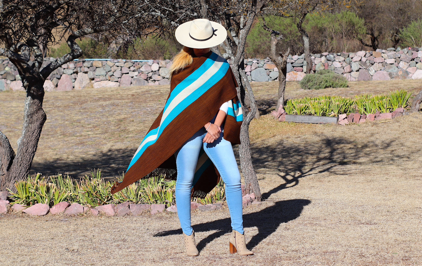 Poncho "Ayacucho" Telar Criollo
