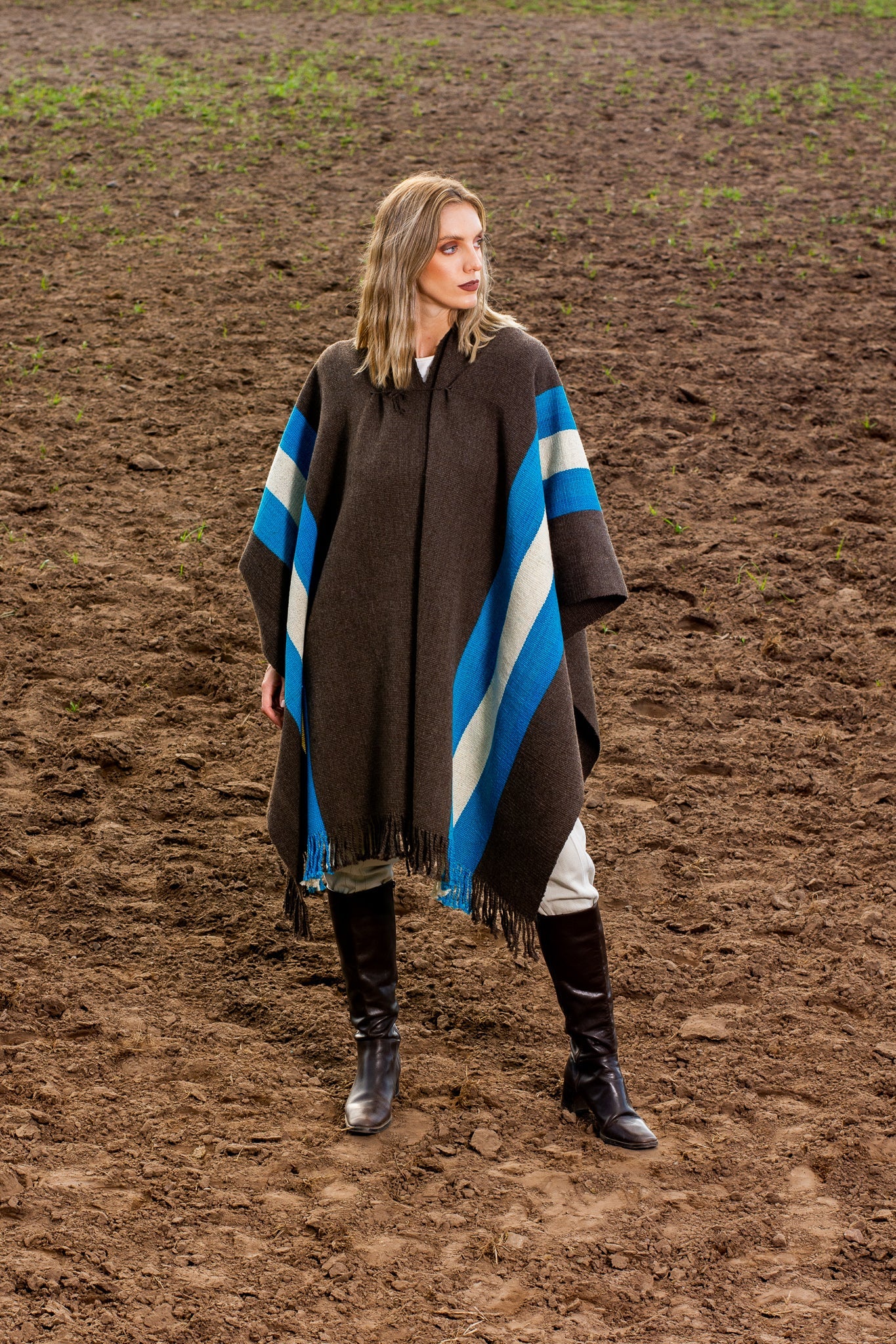 Poncho "Liniers" Telar Criollo