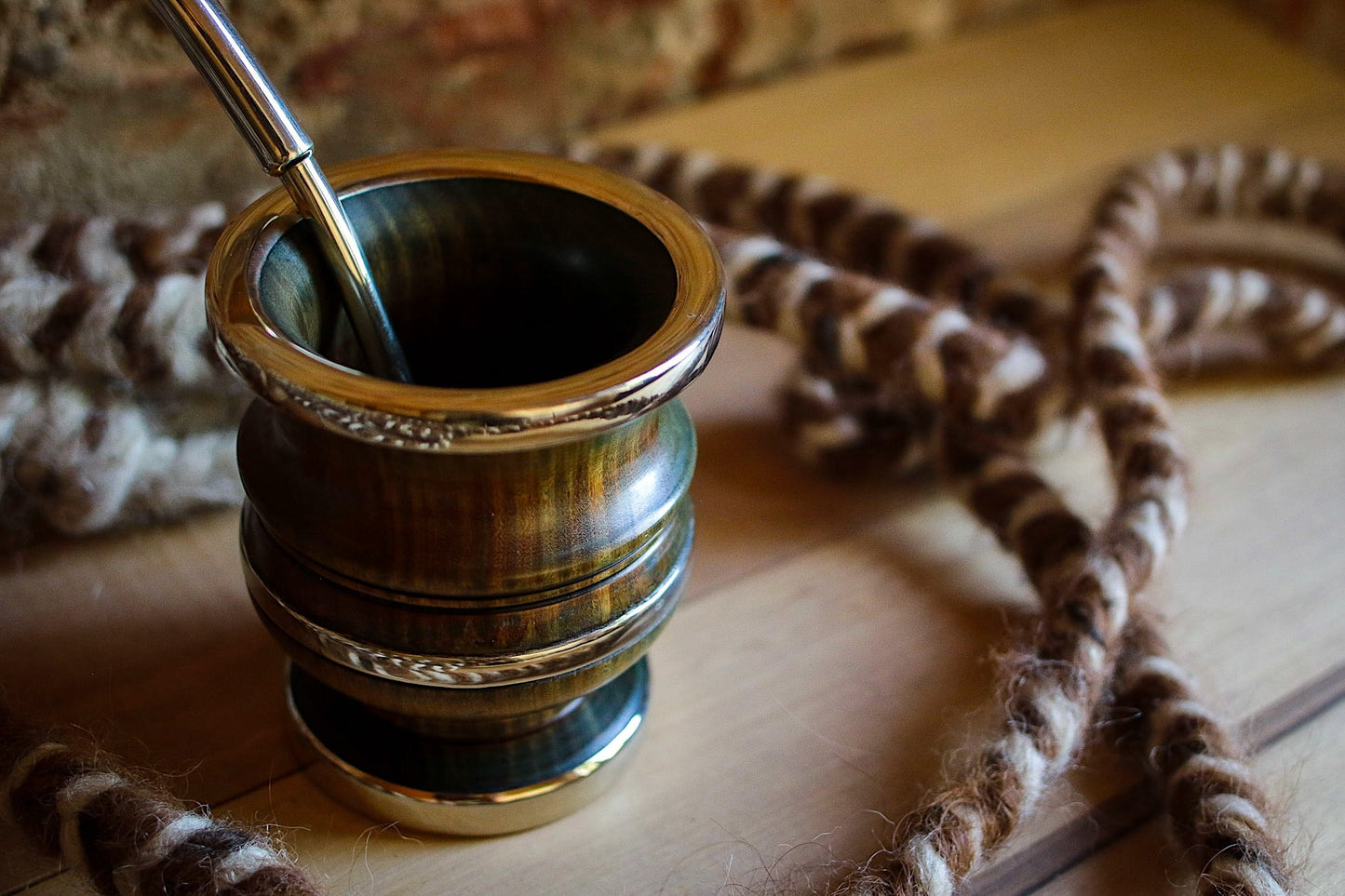 Mate de Palo Santo y Alpaca con Bombilla