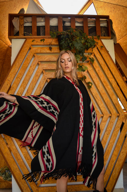 Poncho "Yrigoyen" Obra en Telar Criollo