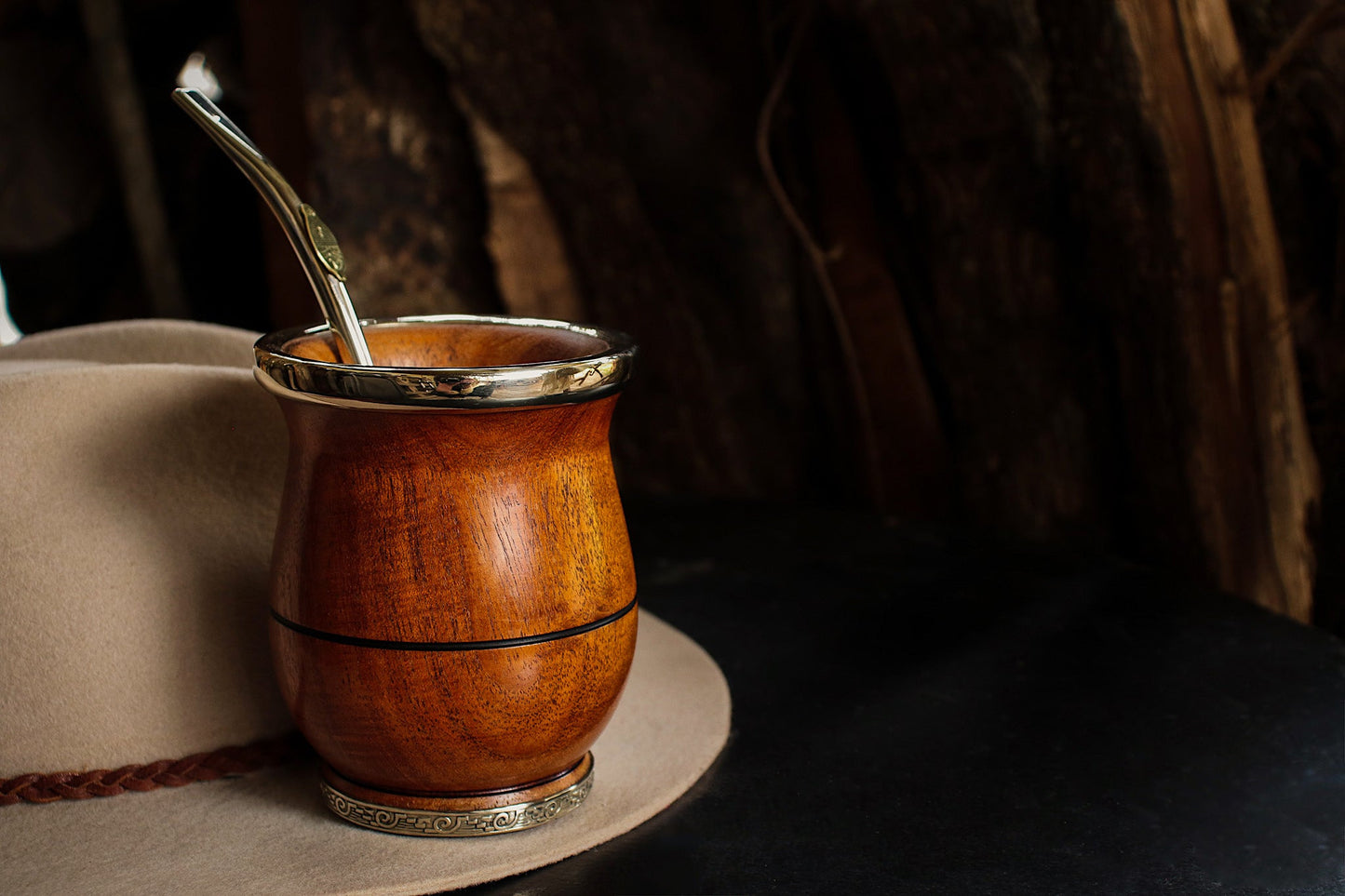 Mate de Algarrobo y Alpaca con Bombilla