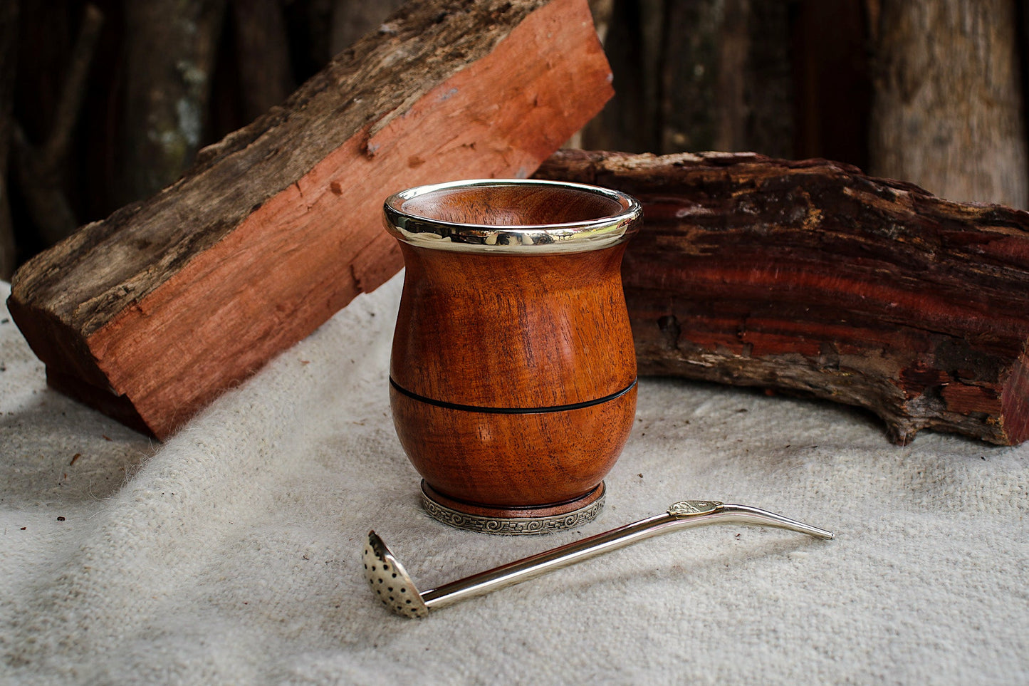 Mate de Algarrobo y Alpaca con Bombilla