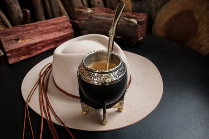 Imperial Cuero y Base de Alpaca con Bombilla Escudo