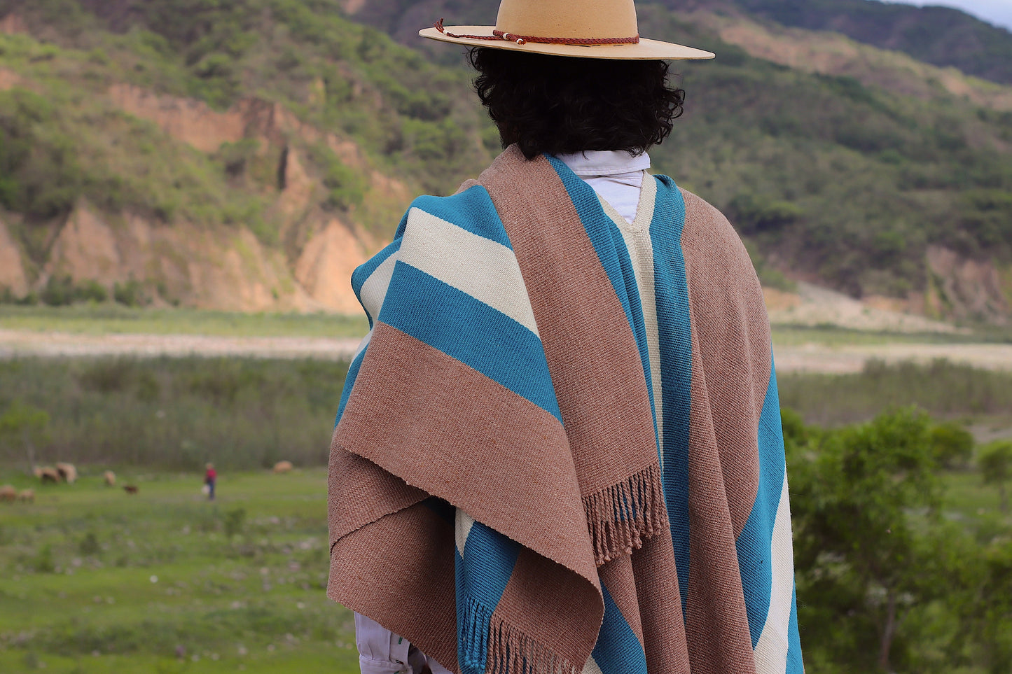 Poncho "Belgrano" Telar Criollo