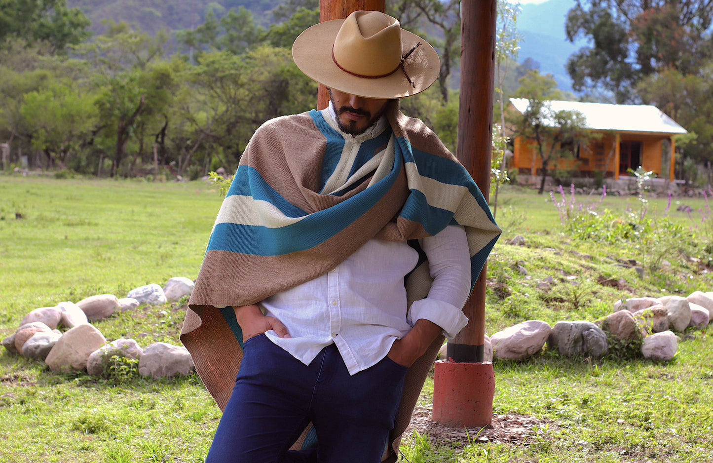 Poncho "Belgrano" Telar Criollo