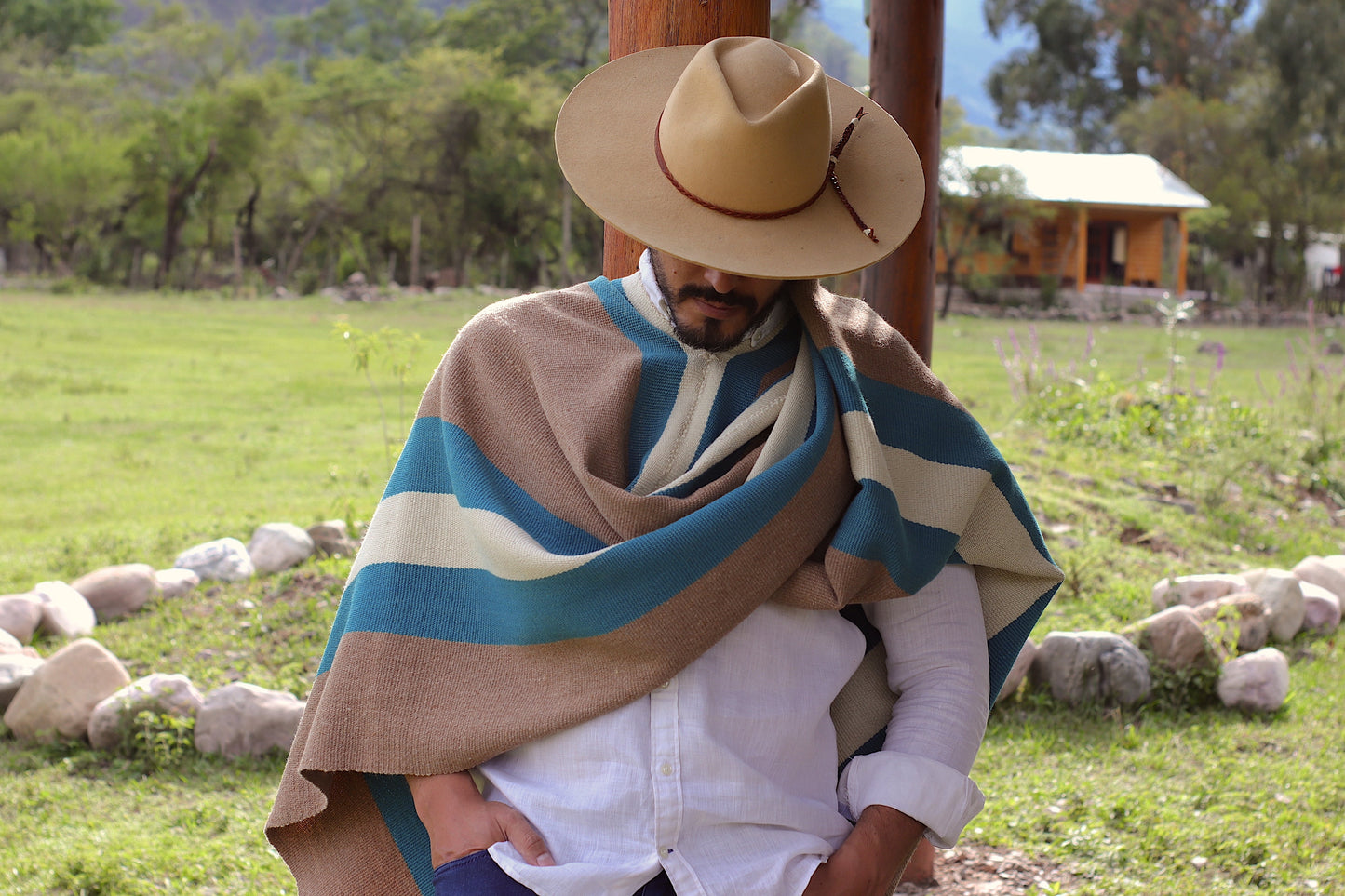 Poncho "Belgrano" Telar Criollo