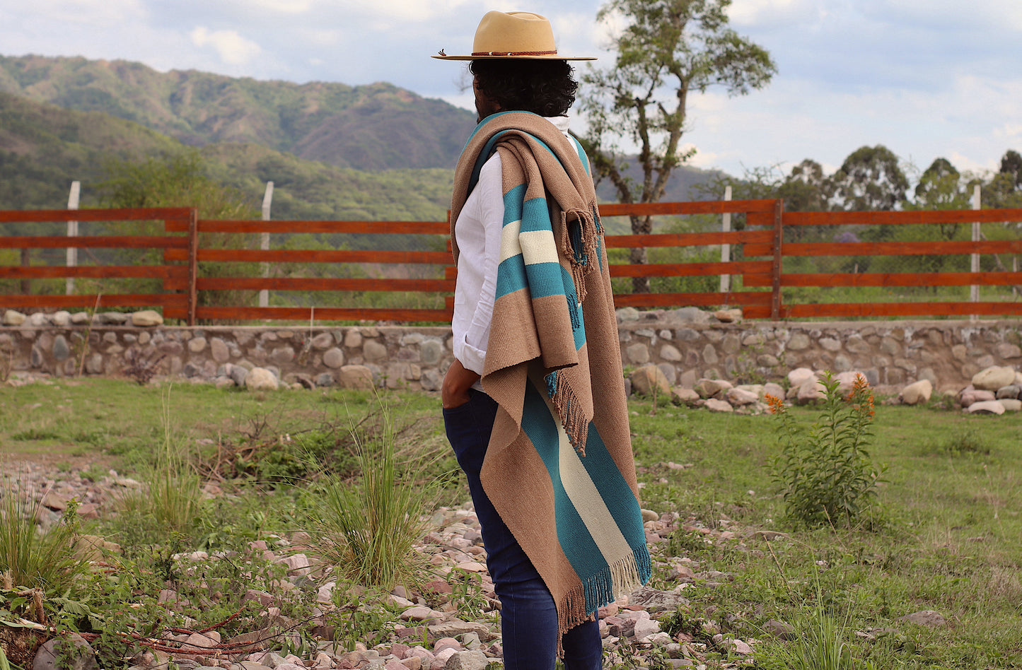 Poncho "Belgrano" Telar Criollo