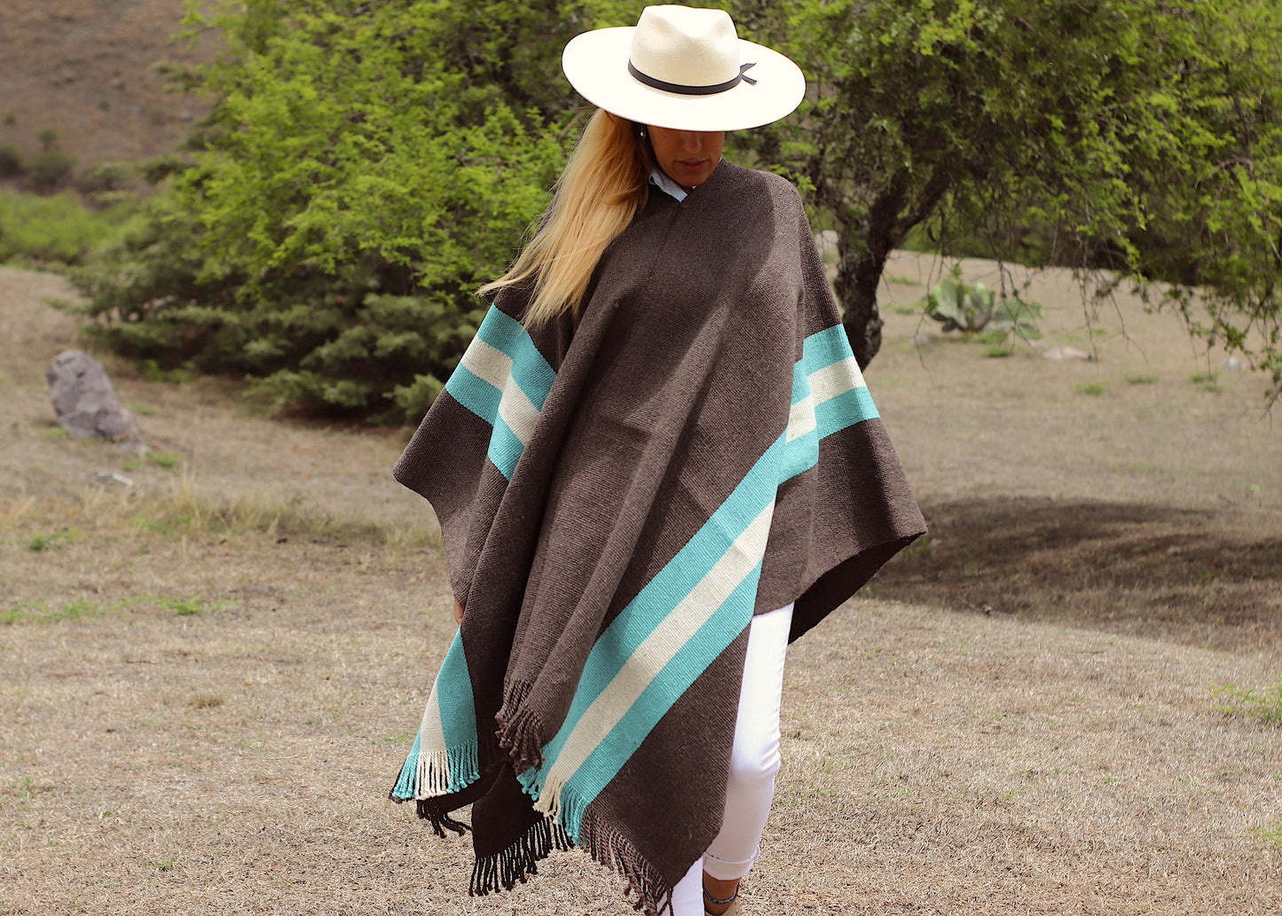 Poncho "Alvear" Telar Criollo