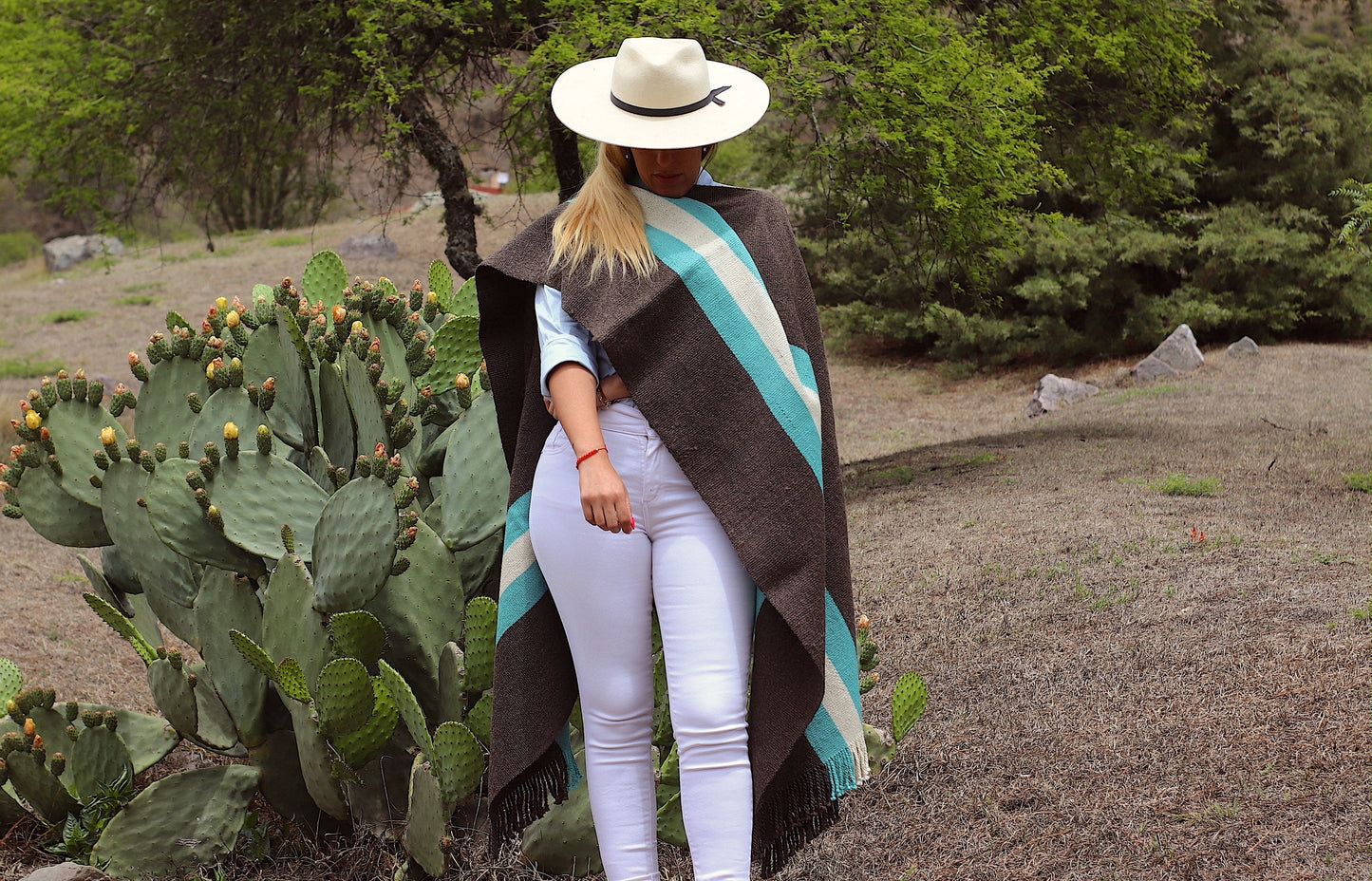 Poncho "Alvear" Telar Criollo