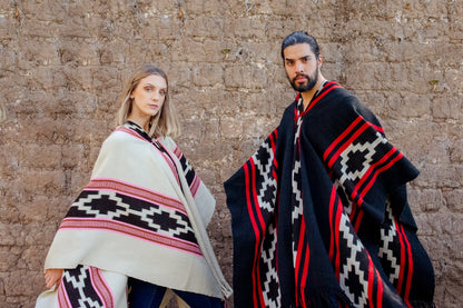 Poncho "Iriarte" Obra en Telar Criollo