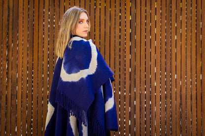 Poncho "Viamonte" Obra en Telar Criollo