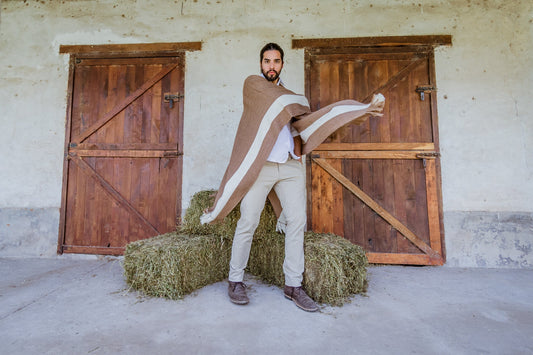 Poncho "Facón" Hilos de Llama Telar